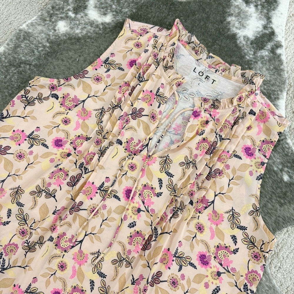 LOFT Floral Pintucked Ruffle Tie Neck Blouse Large - Picture 4 of 10